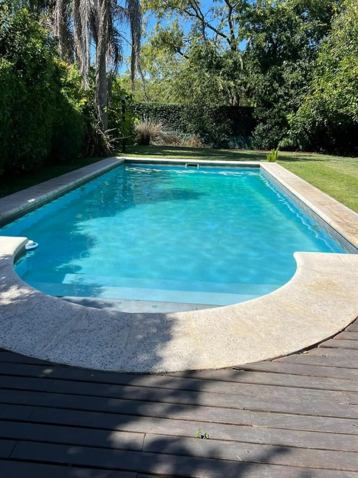 Imperdible casa 5 ambientes amoblada en Altos de Husdon I