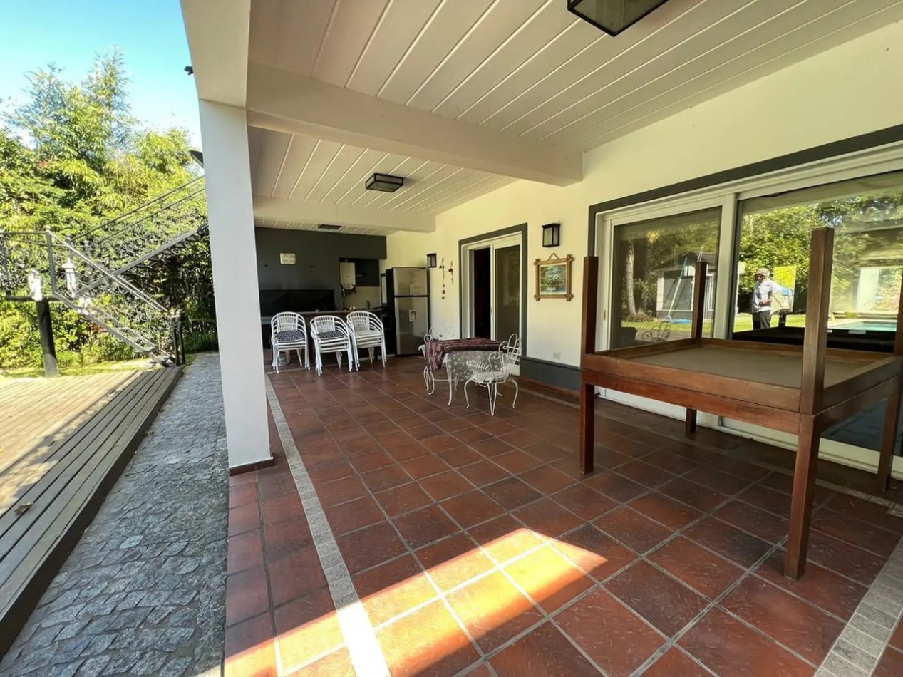 Imperdible casa 5 ambientes amoblada en Altos de Husdon I