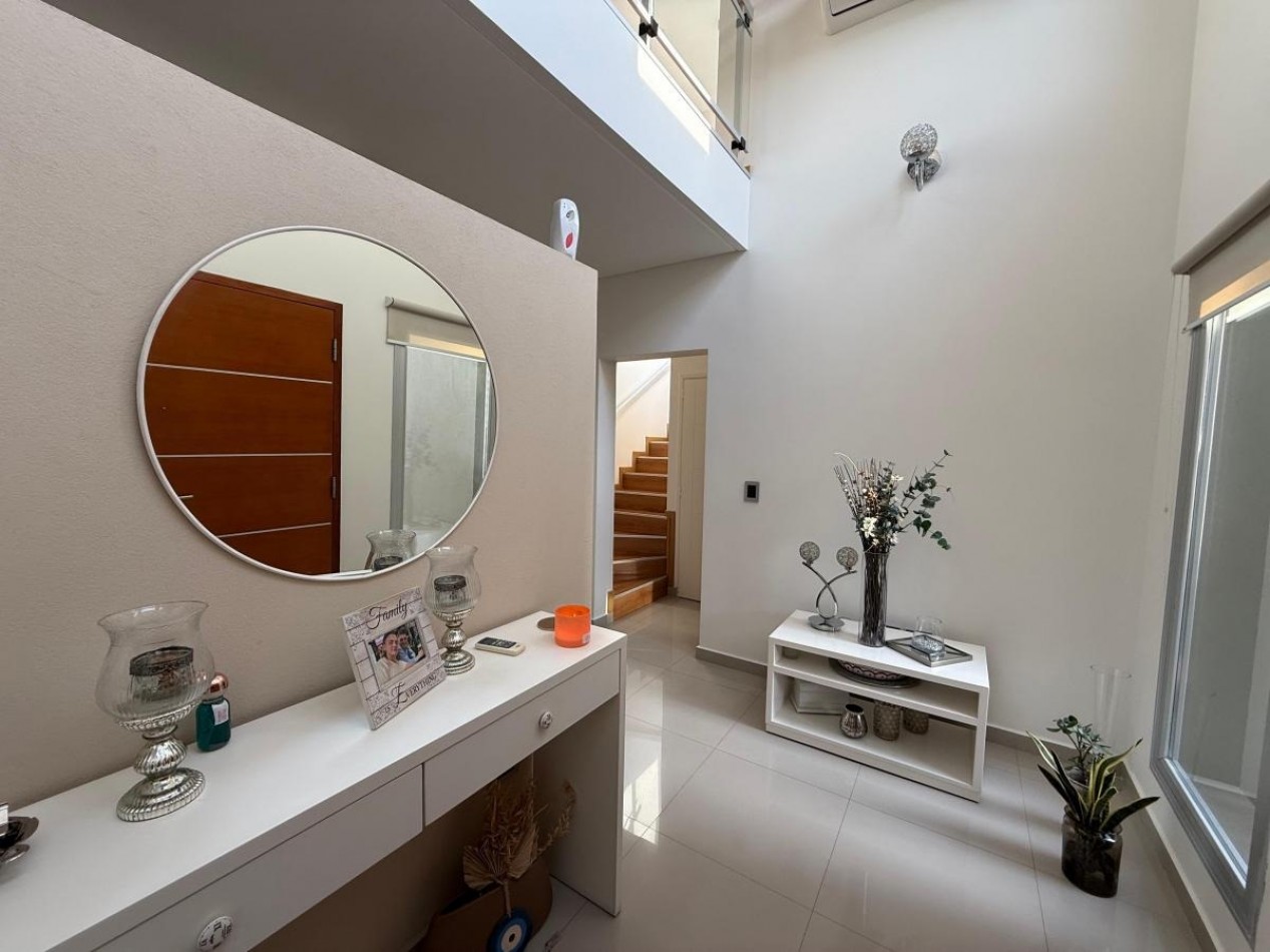 Casa con piscina 5 ambientes en Altos de Hudson I