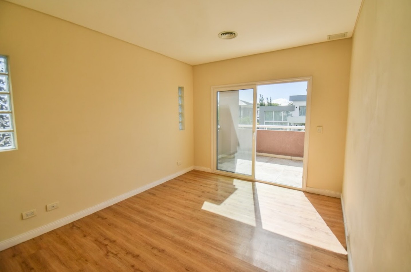 Casa en venta 5 ambientes en Fincas de Hudson