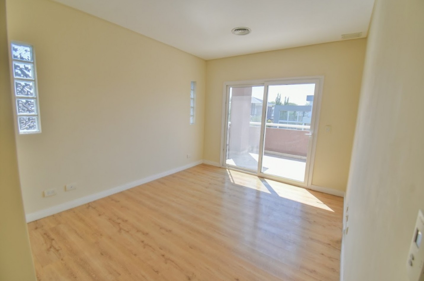 Casa en venta 5 ambientes en Fincas de Hudson