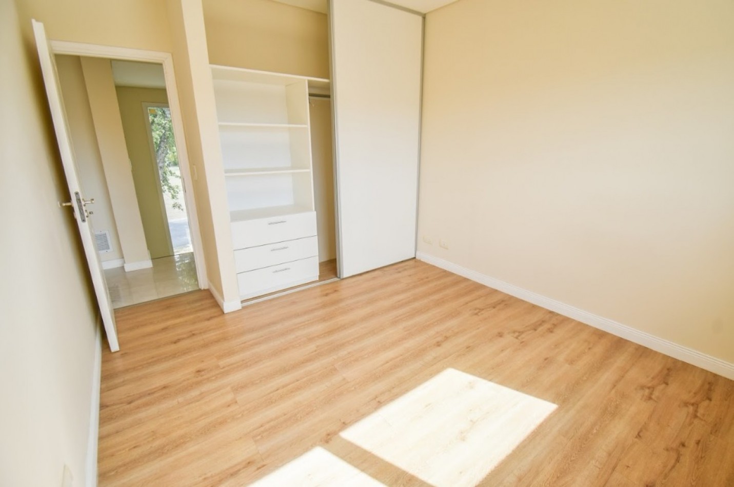 Casa en venta 5 ambientes en Fincas de Hudson