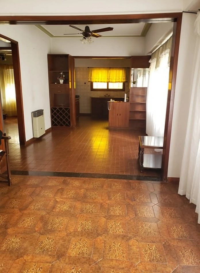 Casa en Venta 4 ambientes - Bernal Oeste