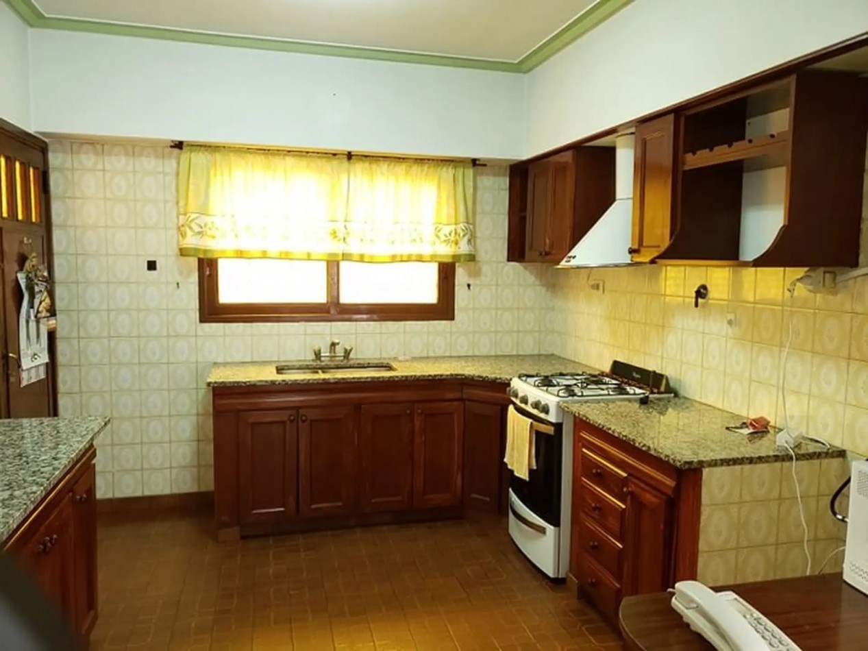 Casa en Venta 4 ambientes - Bernal Oeste