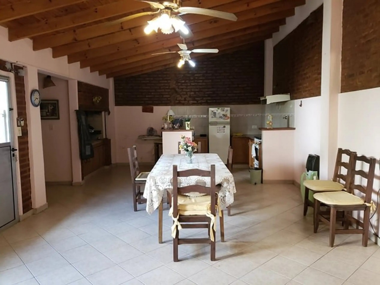 Casa en Venta 4 ambientes - Bernal Oeste