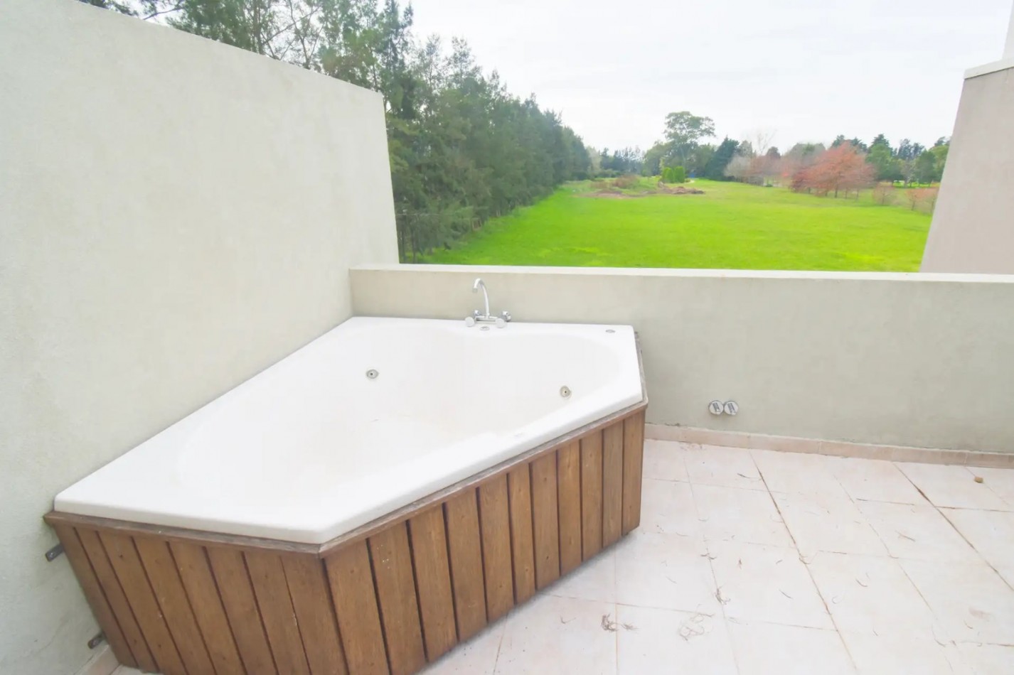 ¡OPORTUNIDAD! Moderno duplex en venta ubicado en Altos de Hudson II