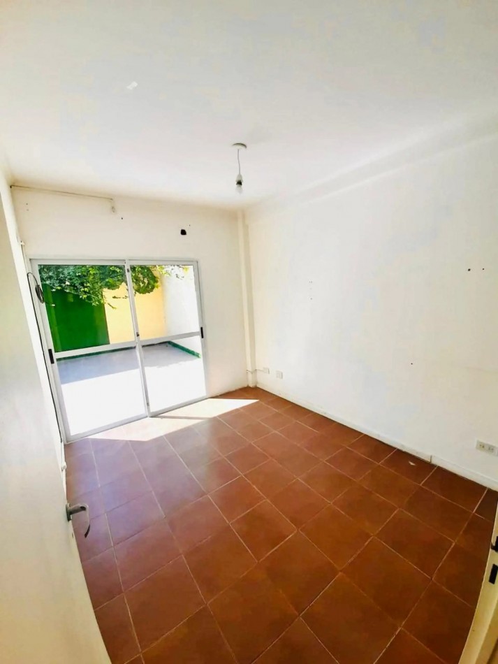 Departamento 2 ambientes en Quilmes Centro con patio ¡APTO PROFESIONAL/COMERCIAL!