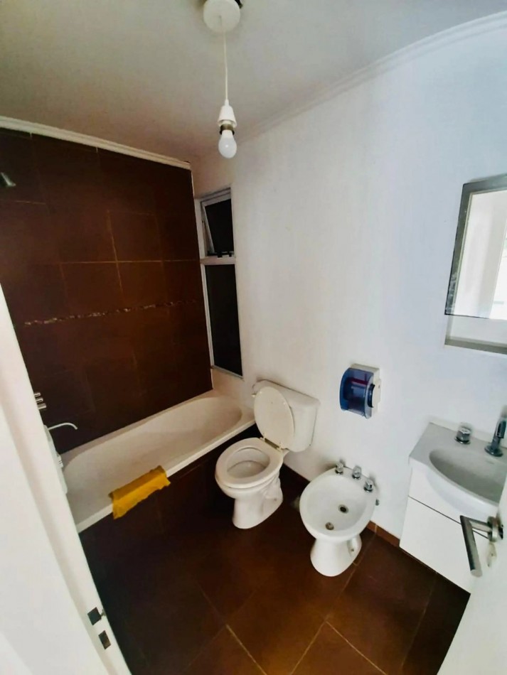 Departamento 2 ambientes en Quilmes Centro con patio ¡APTO PROFESIONAL/COMERCIAL!