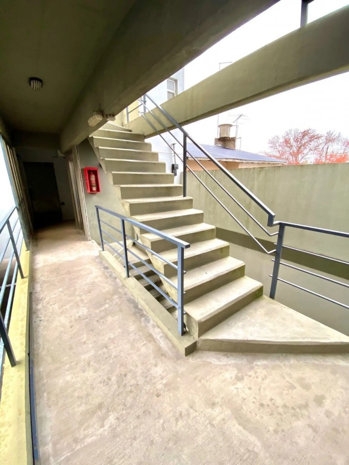 ¡Departamento 3 ambientes con cochera en Berazategui!