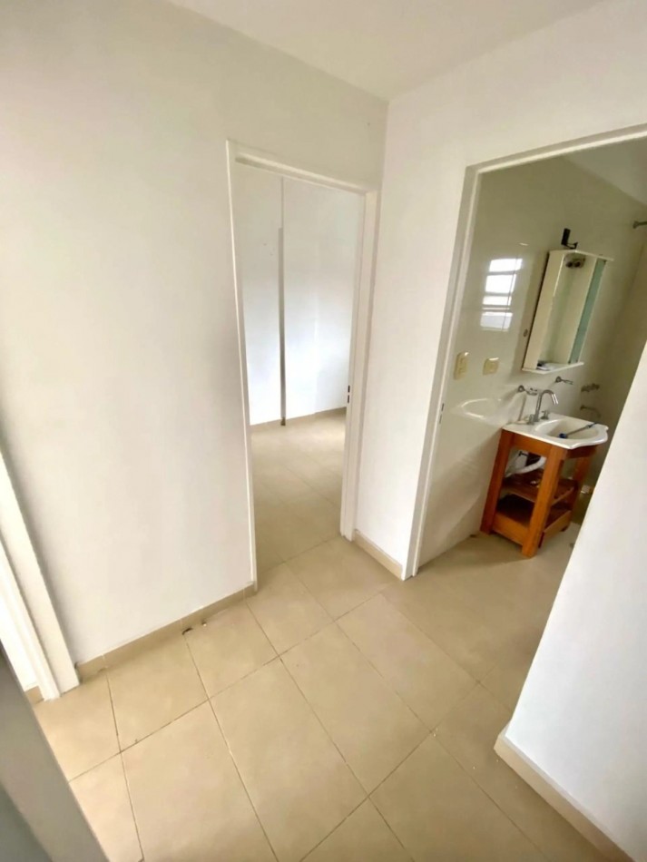 ¡Departamento 3 ambientes con cochera en Berazategui!