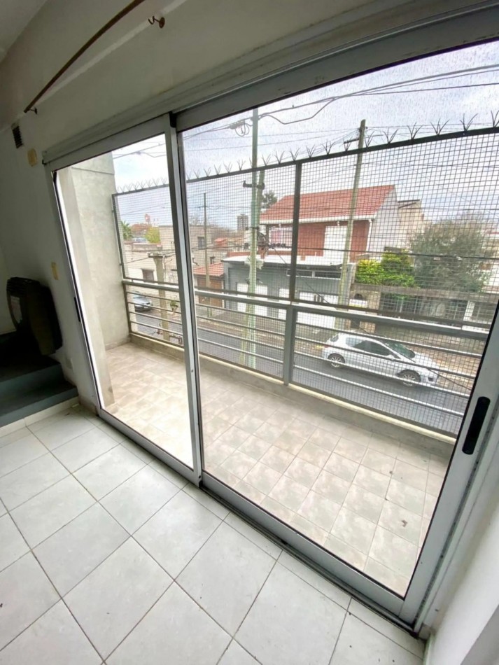 ¡Departamento 3 ambientes con cochera en Berazategui!