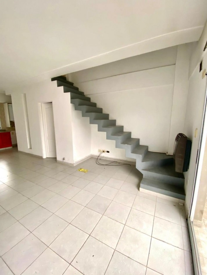 ¡Departamento 3 ambientes con cochera en Berazategui!