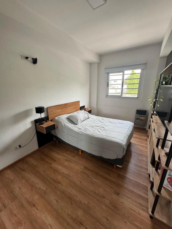 Imperdible 3 ambientes primer piso por escalera en Quilmes