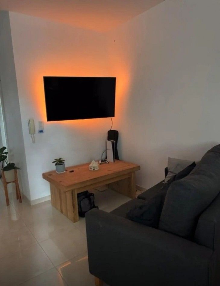 Imperdible 3 ambientes primer piso por escalera en Quilmes