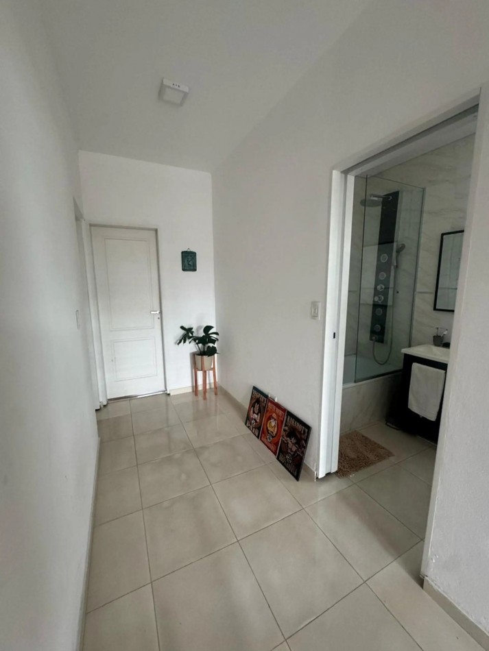 Imperdible 3 ambientes primer piso por escalera en Quilmes