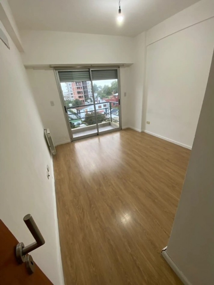 Departamento 3 ambientes con cochera en venta en Quilmes Centro ¡OPORTUNIDAD!