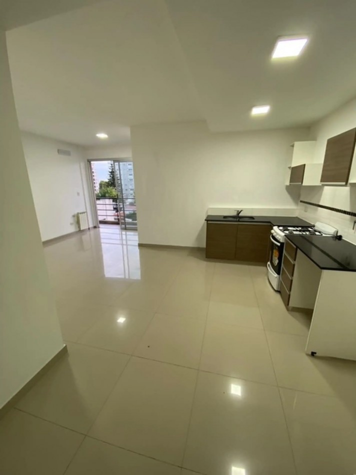 Departamento 3 ambientes con cochera en venta en Quilmes Centro ¡OPORTUNIDAD!