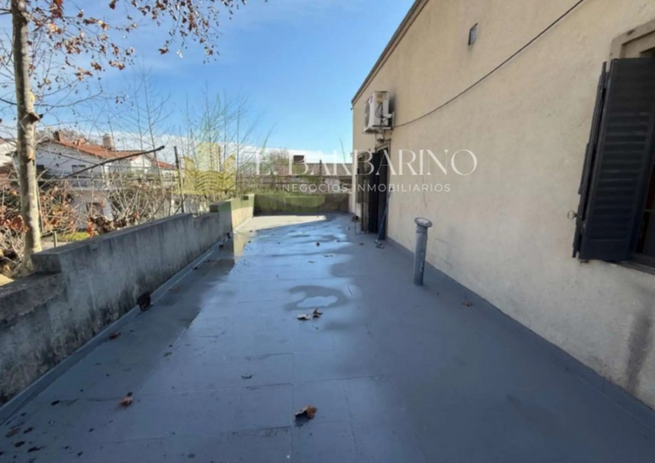 Casa 5 ambientes con piscina en venta en Quilmes Centro