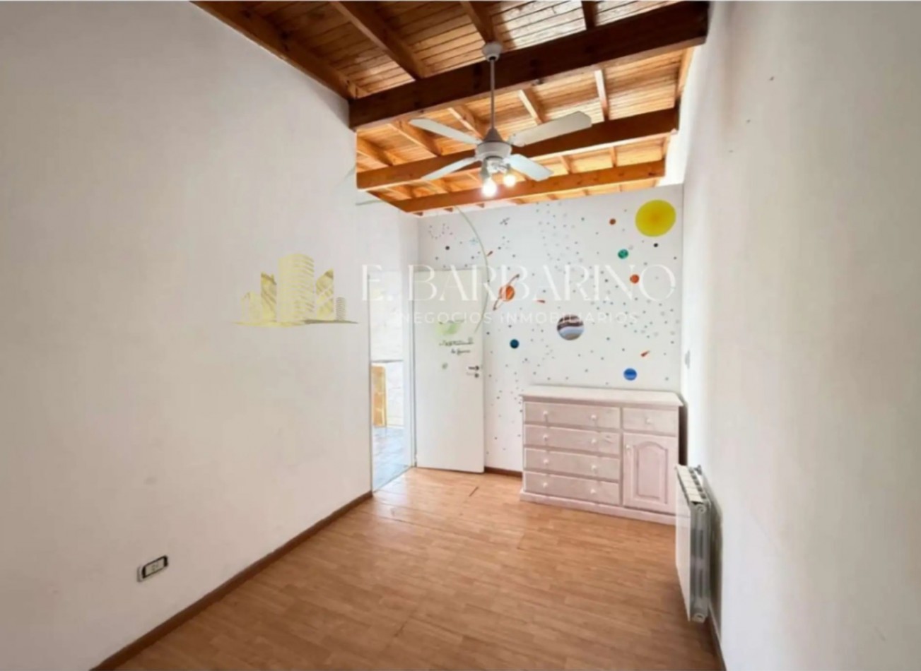 Casa 5 ambientes con piscina en venta en Quilmes Centro