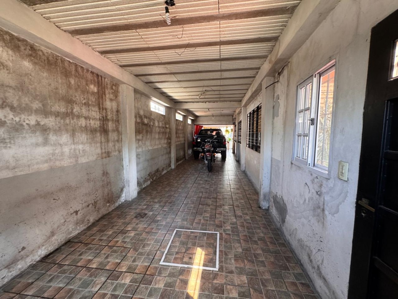 ¡Imperdible casa 4 ambientes con jardin y piscina en Quilmes! ¡APTA CREDITO!