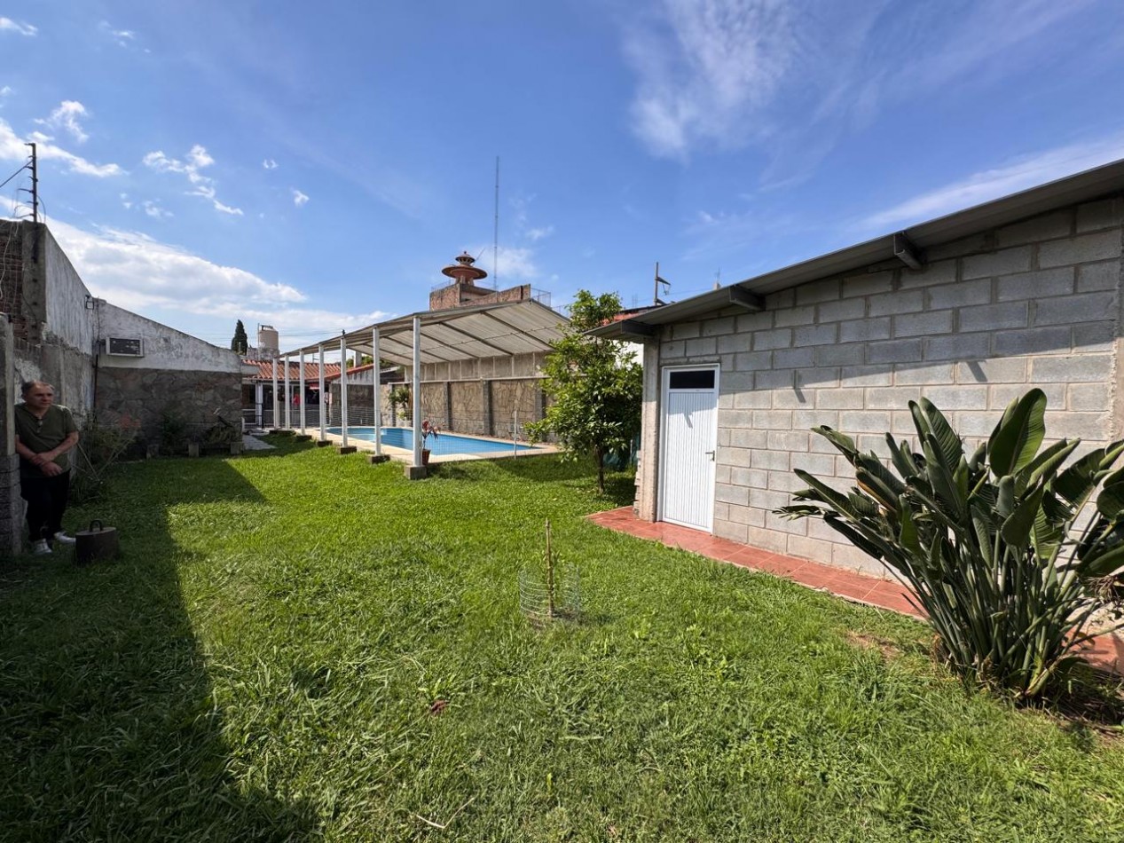 ¡Imperdible casa 4 ambientes con jardin y piscina en Quilmes! ¡APTA CREDITO!