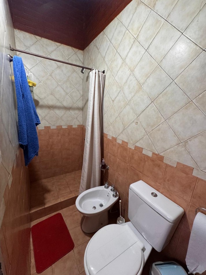 ¡Imperdible casa 4 ambientes con jardin y piscina en Quilmes! ¡APTA CREDITO!