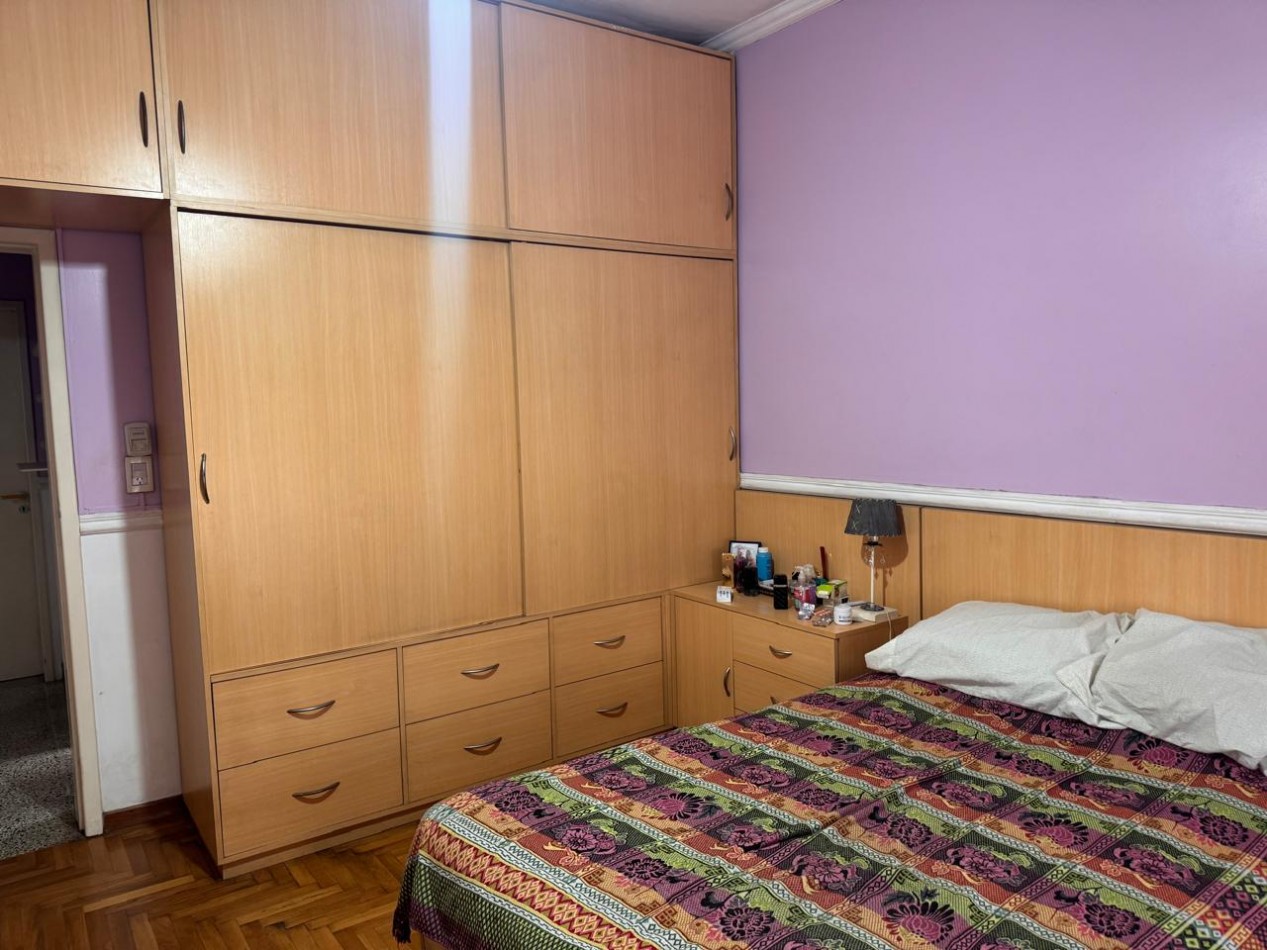 ¡Imperdible casa 4 ambientes con jardin y piscina en Quilmes! ¡APTA CREDITO!