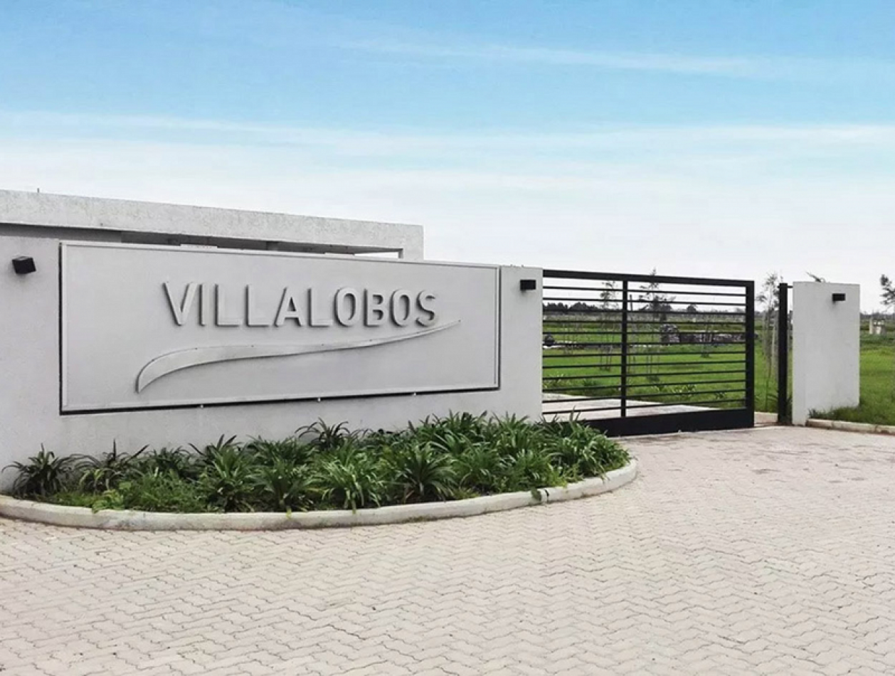 ¡OPORTUNIDAD! Lotes en venta en Barrio Villalobos - A laguna - Internos