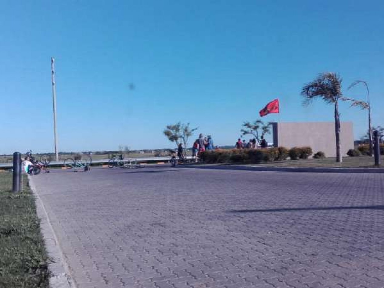 ¡OPORTUNIDAD! Lotes en venta en Barrio Villalobos - A laguna - 