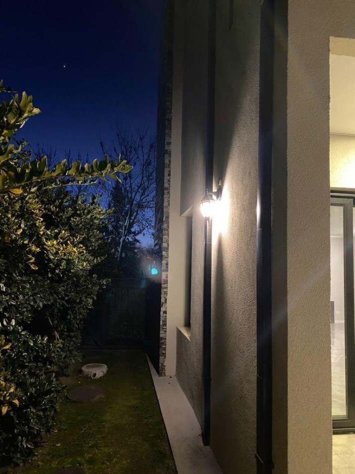 Preciosa casa 5 ambientes en barrio cerrado Las Acacias