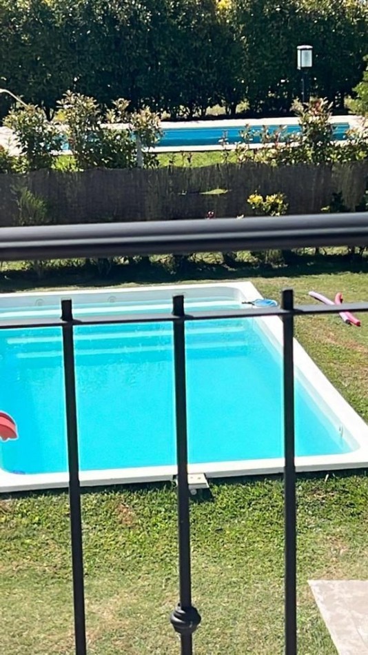 Preciosa casa 5 ambientes en barrio cerrado Las Acacias