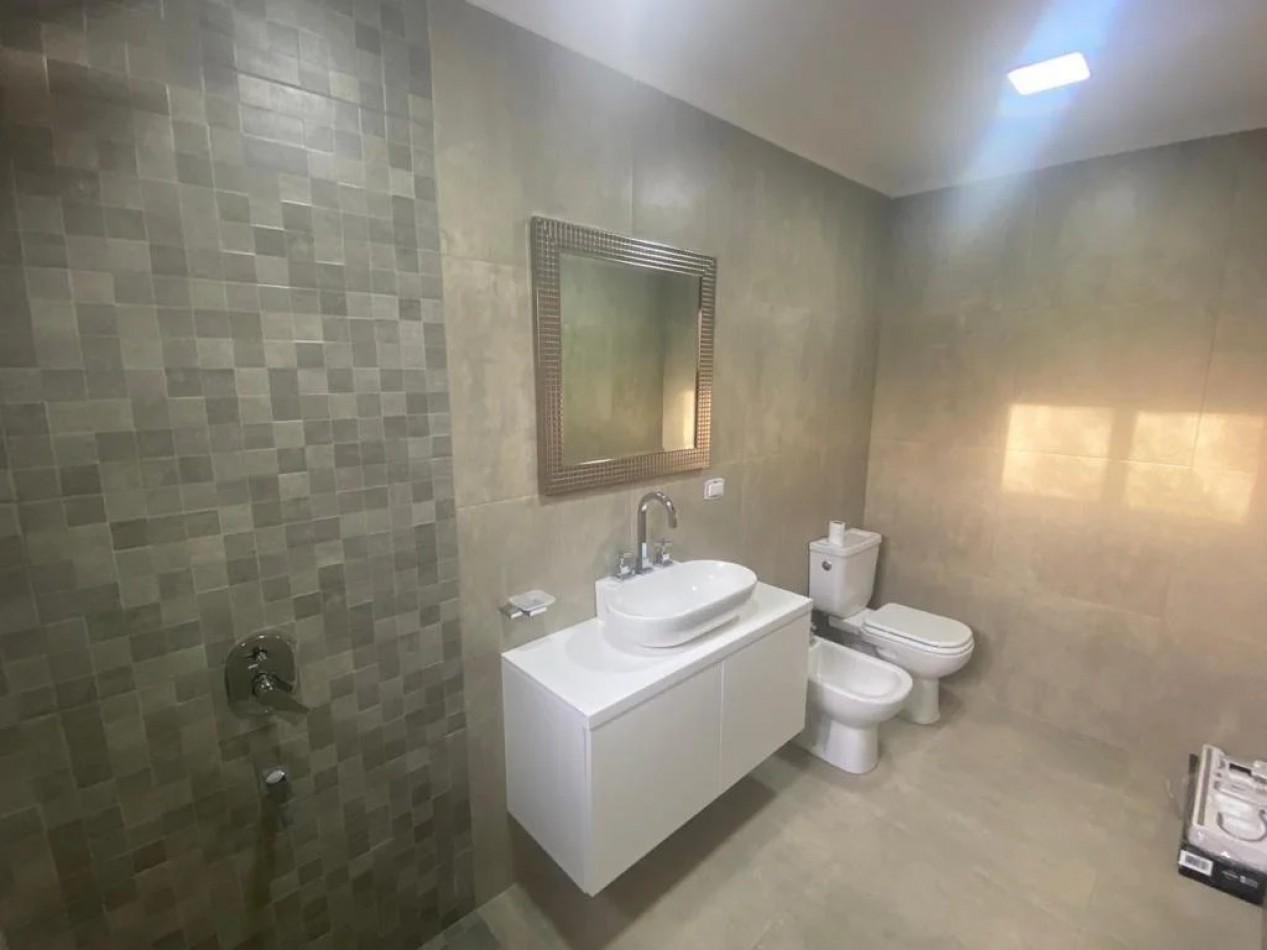 Preciosa casa 5 ambientes en barrio cerrado Las Acacias