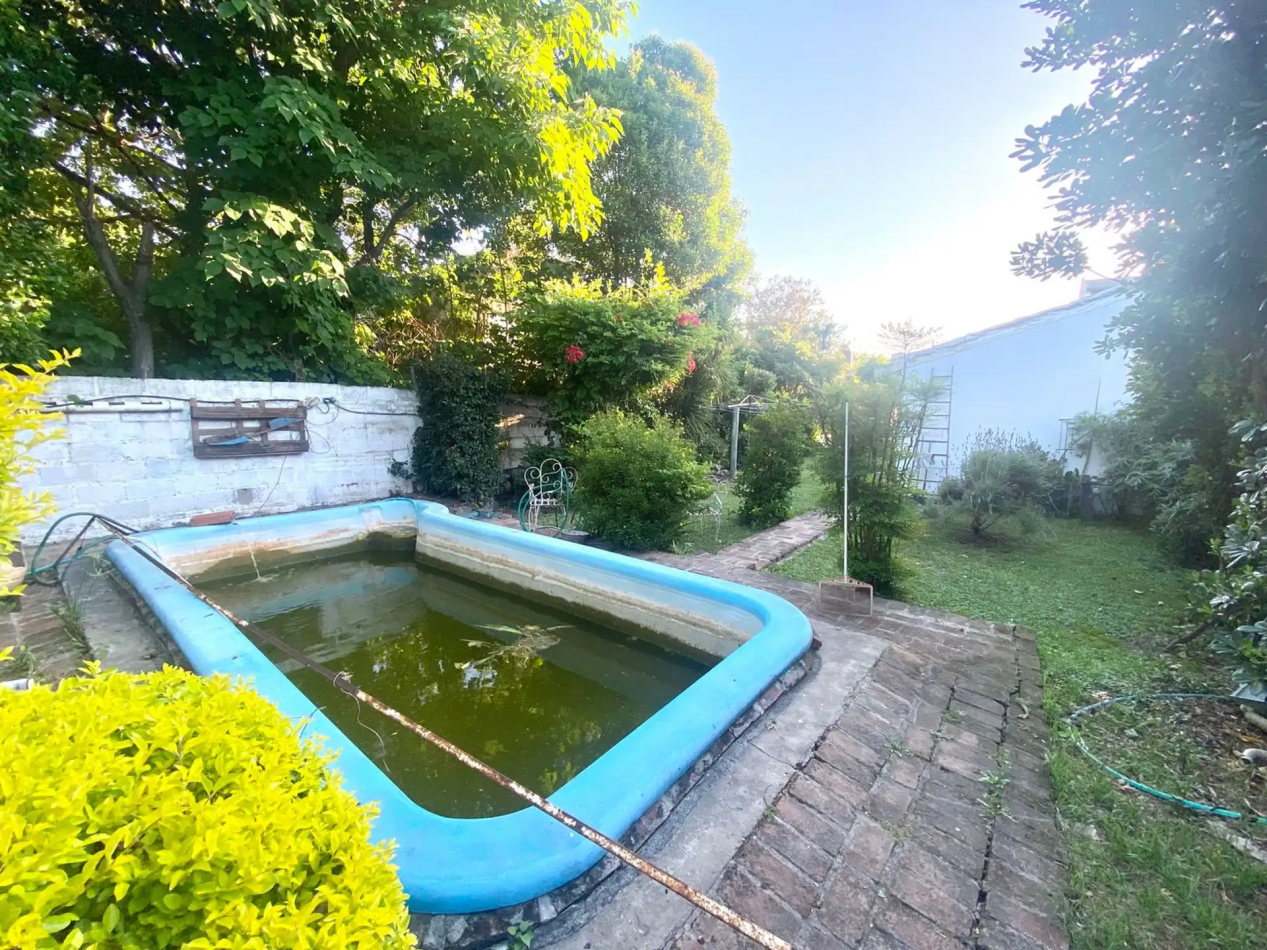 Casa ideal inversor o desarrollador en Berazategui 