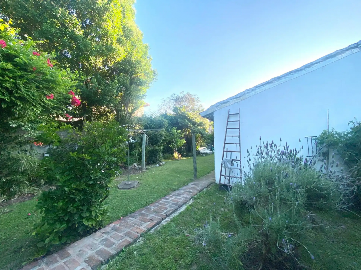 Casa ideal inversor o desarrollador en Berazategui 