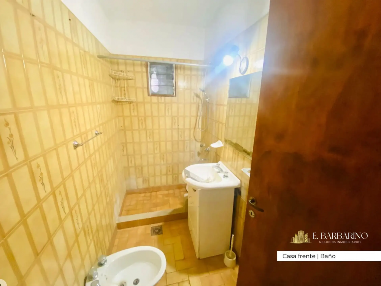 Casa ideal inversor o desarrollador en Berazategui 