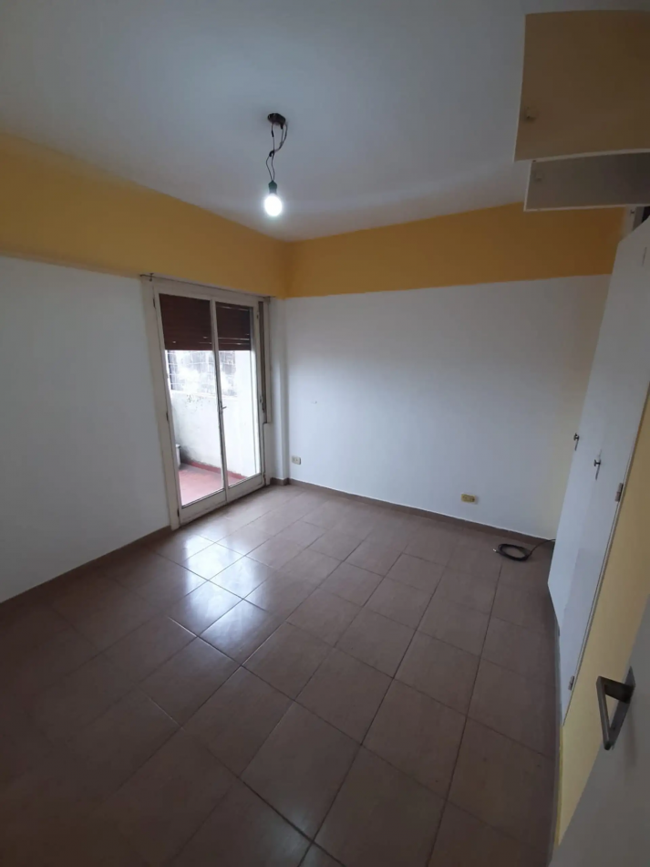 DEPARTAMENTO TRES AMBIENTES EN QUILMES CENTRO