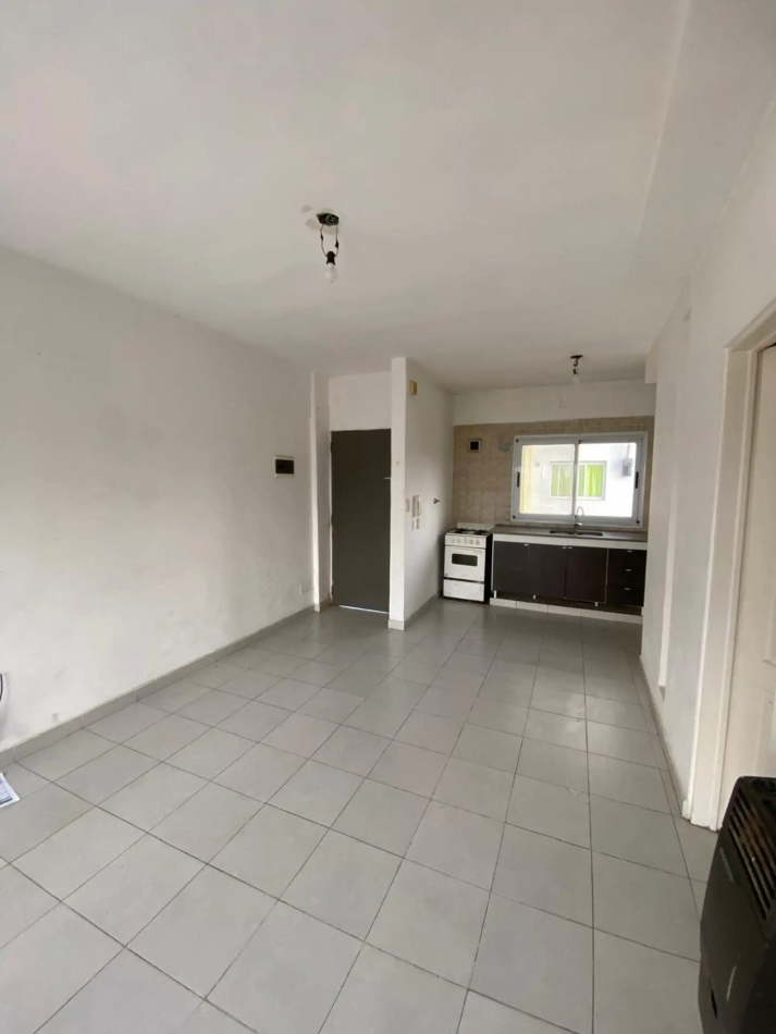 DEPARTAMENTO TRES AMBIENTES EN BERAZATEGUI