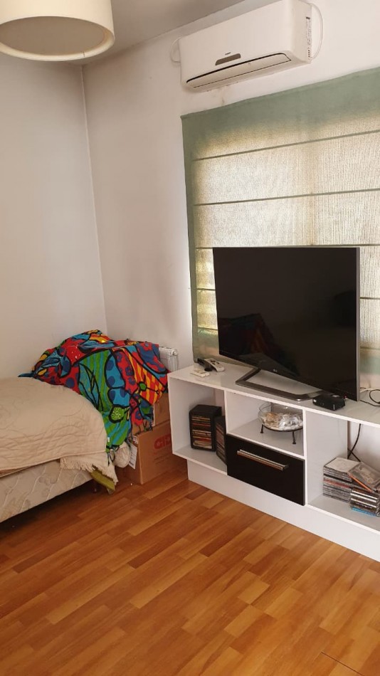 CASA 4 AMBIENTES CON PISCINA EN VENTA EN QUILMES OESTE - ¡APTO CREDITO! 