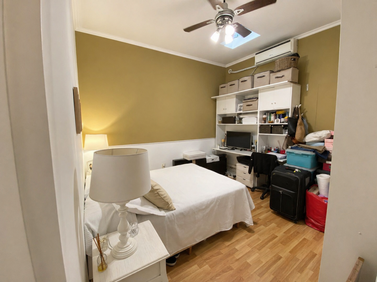 Imperdible casa 2 ambientes con patio y cochera en Barrio Parque Bernal ¡Excelente estado!