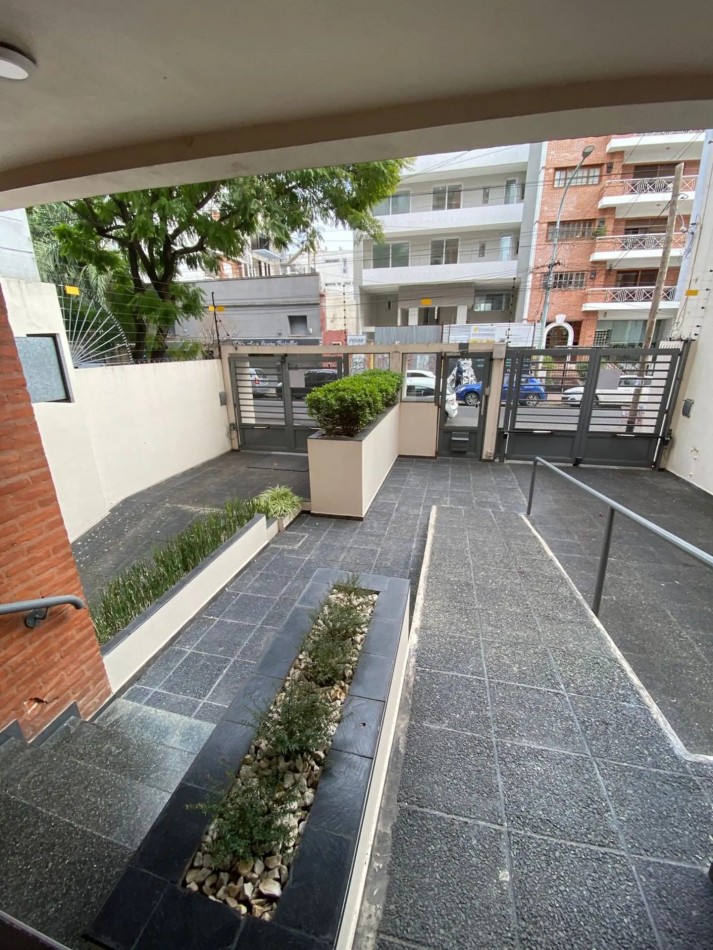 SEMIPISO DOS AMBIENTES CON COCHERA AMOBLADO EN QUILMES CENTRO