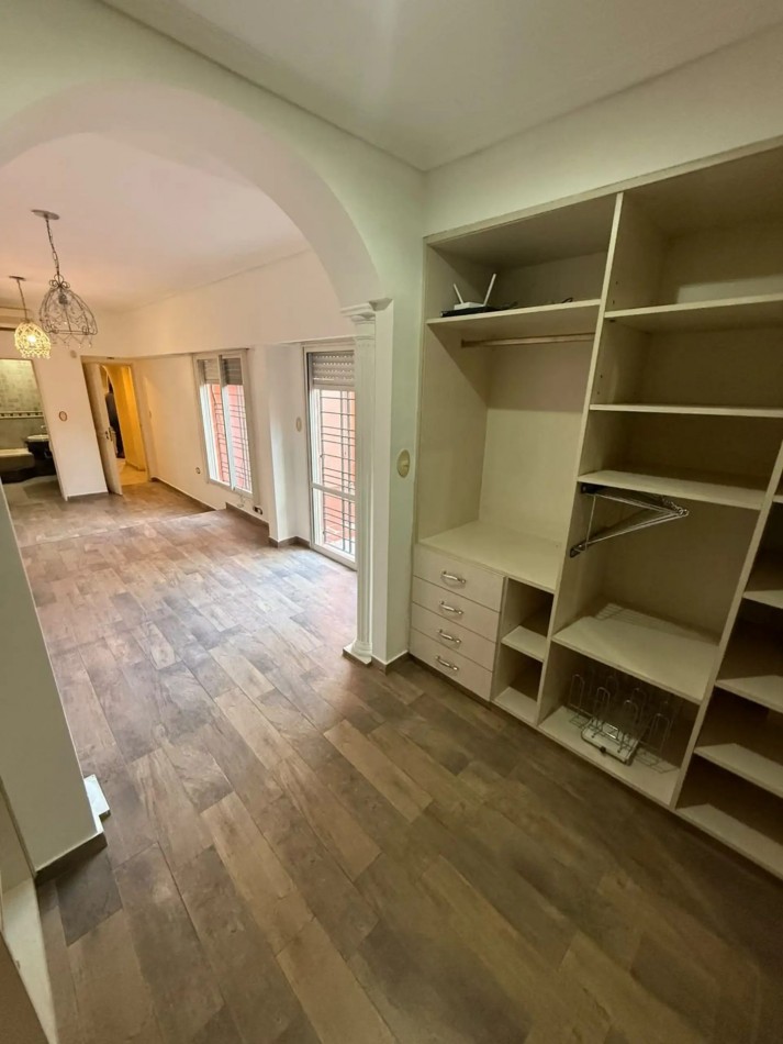 CHALET TRES AMBIENTES CON PATIO Y TERRAZA EN BARRIO LOS CEDROS