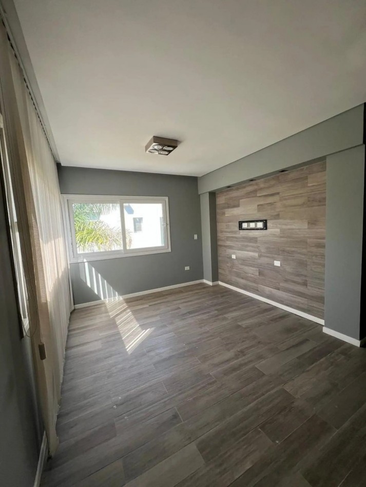 CASA EN ALQUILER CINCO AMBIENTES - ALTOS DE HUDSON II