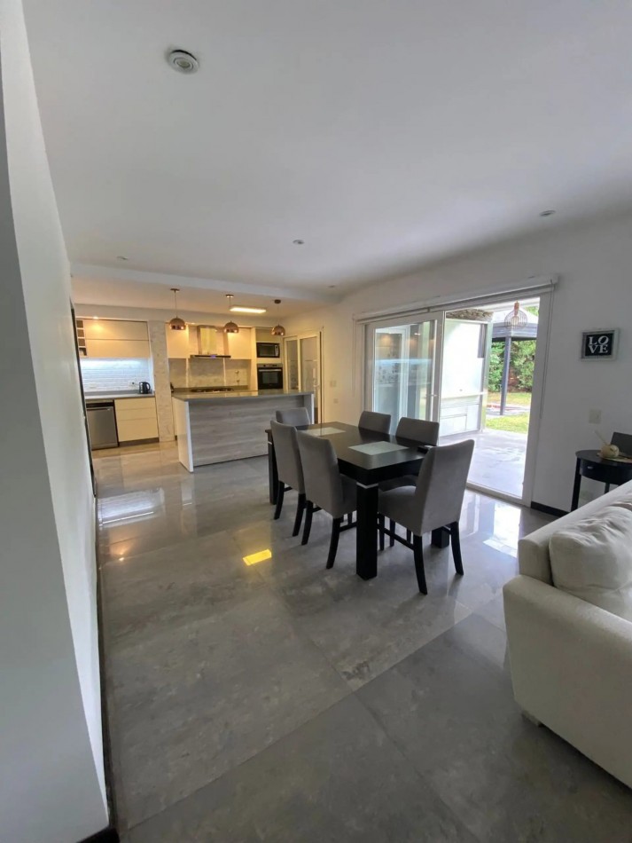 CASA EN ALQUILER CINCO AMBIENTES - ALTOS DE HUDSON II