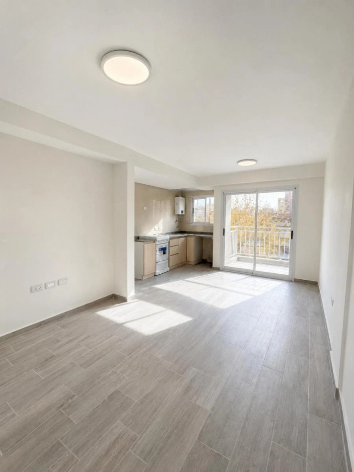 ¡DEPARTAMENTO SEMIPISO IMPERDIBLE EN VENTA EN QUILMES!