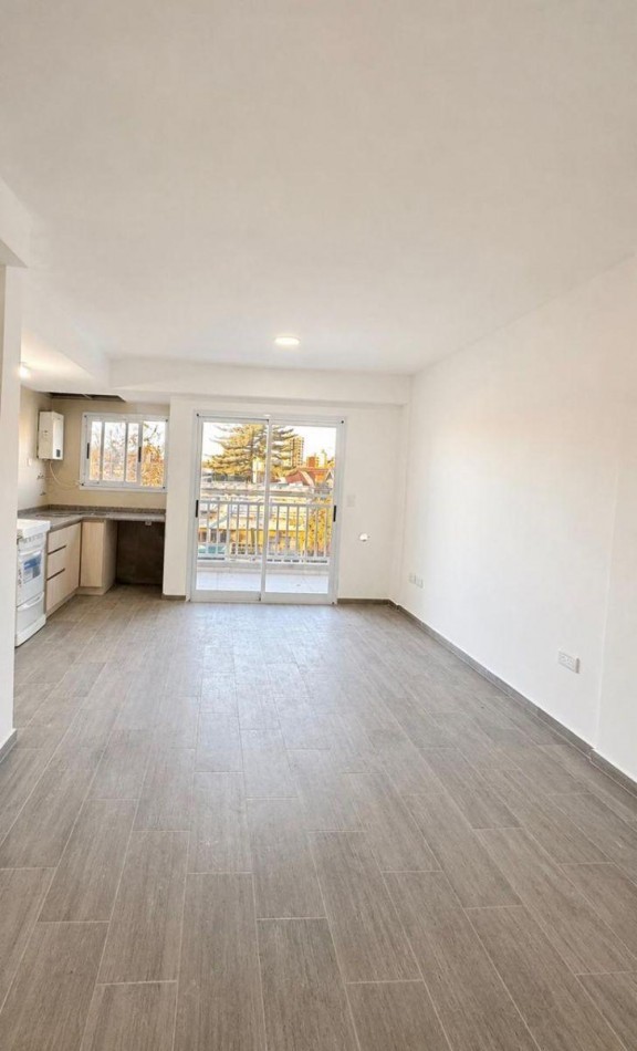 ¡DEPARTAMENTO SEMIPISO IMPERDIBLE EN VENTA EN QUILMES!