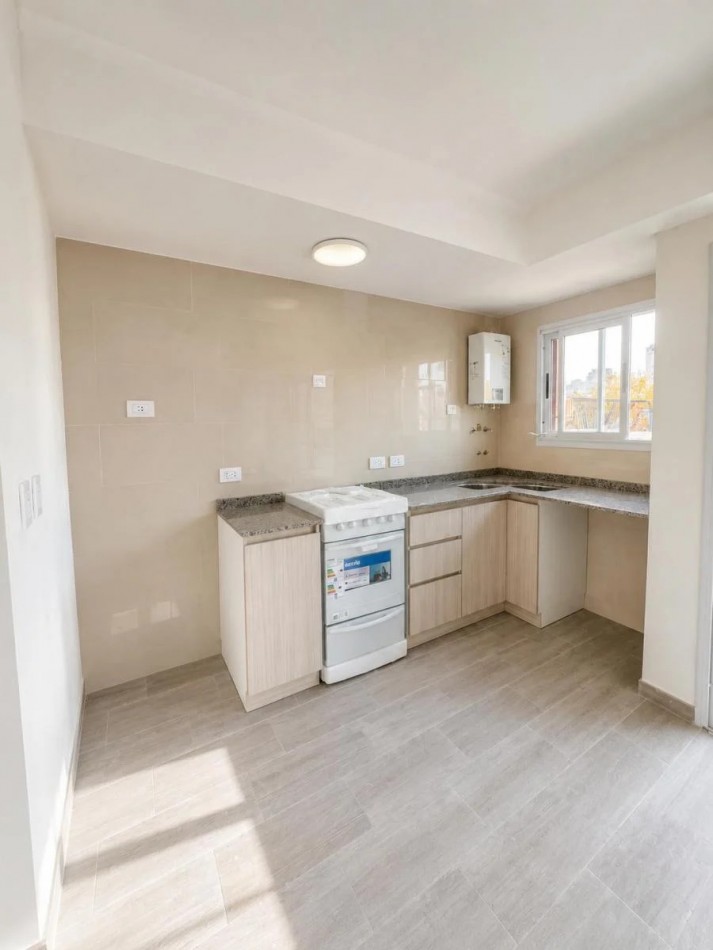 ¡DEPARTAMENTO SEMIPISO IMPERDIBLE EN VENTA EN QUILMES!