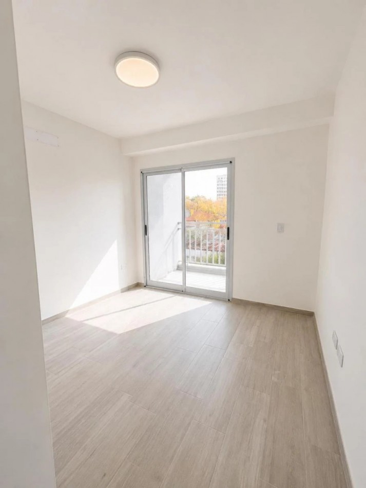 ¡DEPARTAMENTO SEMIPISO IMPERDIBLE EN VENTA EN QUILMES!