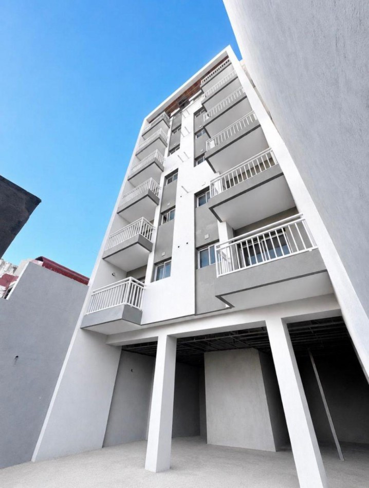 ¡DEPARTAMENTO SEMIPISO IMPERDIBLE EN VENTA EN QUILMES!