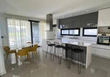 Casa en venta 5 ambientes Greenville Polo & Resort