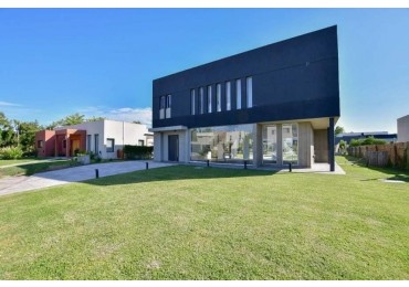 Casa en Venta 4 ambientes - Las Golondrinas - Countries y Barrios cerrados en Berazategu